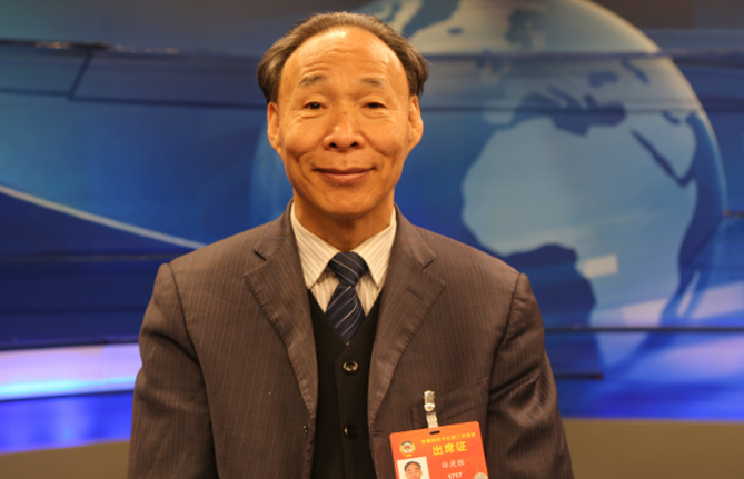 全國(guó)政協(xié)常委、中國(guó)作家協(xié)會(huì)副主席白庚勝：民族文化的保護(hù)與發(fā)展
