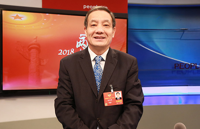 全國(guó)政協(xié)常委、湖南省人大常委會(huì)副主任楊維剛：創(chuàng)建“數(shù)字政府”賦能數(shù)字經(jīng)濟(jì)發(fā)展