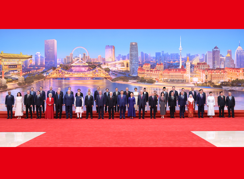 習(xí)近平和彭麗媛為出席2025年上合峰會的國際貴賓舉行歡迎宴會